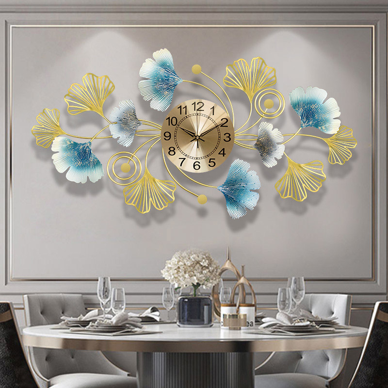 Luxury Watch House - Simple Creative Metal Wall Clock, Mute