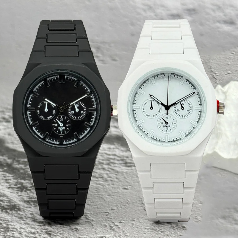 Luxury Watch Wallpaper - Famous Brand Fake Three-Eyed Dial Men
