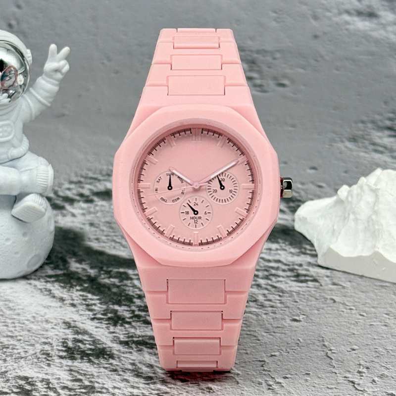 Famous Brand Fake Three-Eyed D - Luxury Watch Wallpaper 评论和价格