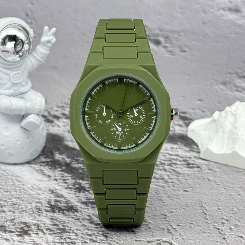 Famous Brand Fake Three-Eyed D - Luxury Watch Wallpaper 评论和价格